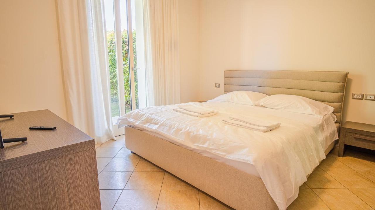 Endless Summer Sirmione - Italian Homing ภายนอก รูปภาพ